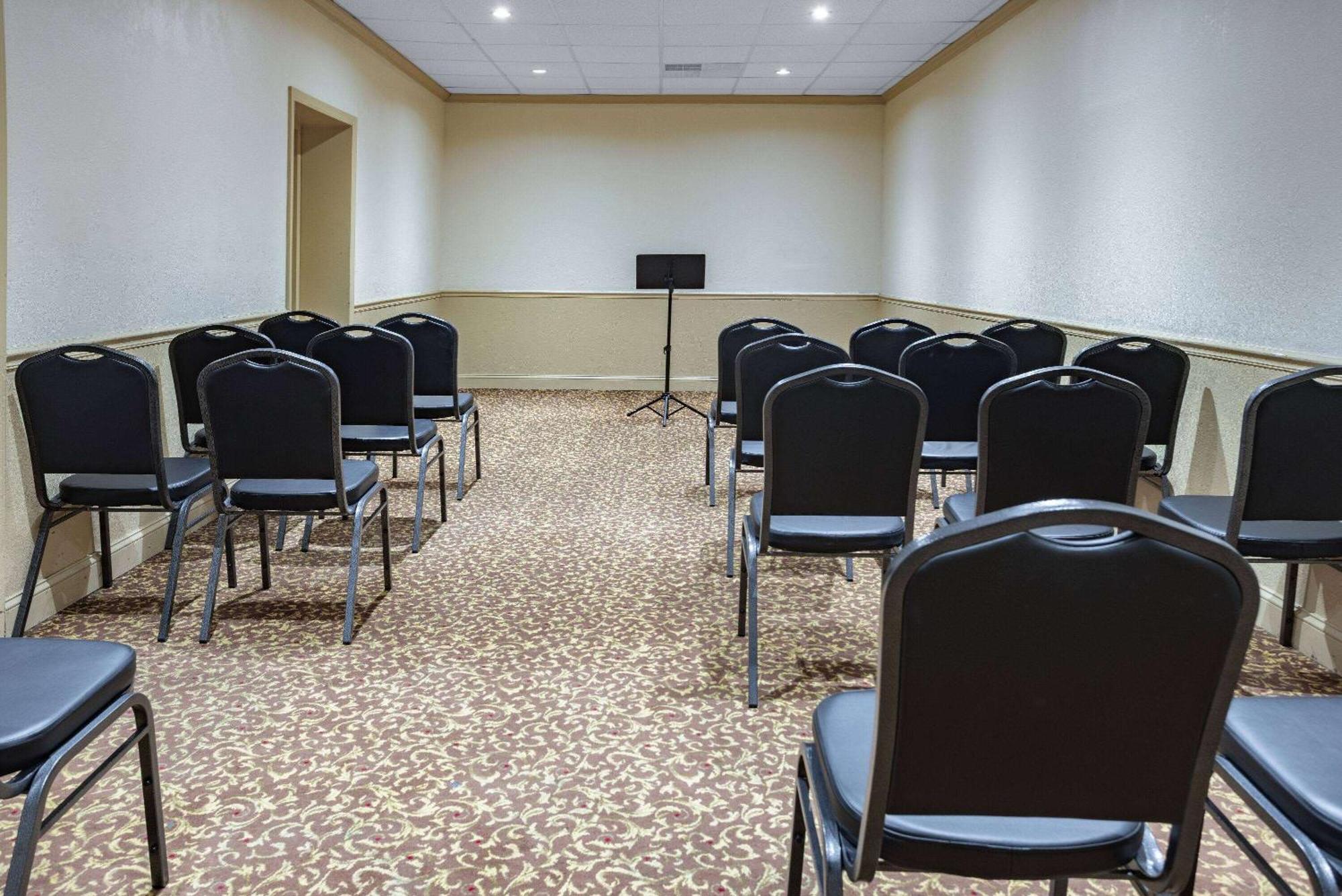Ramada By Wyndham West Atlantic City Egg Harbor Township Εξωτερικό φωτογραφία