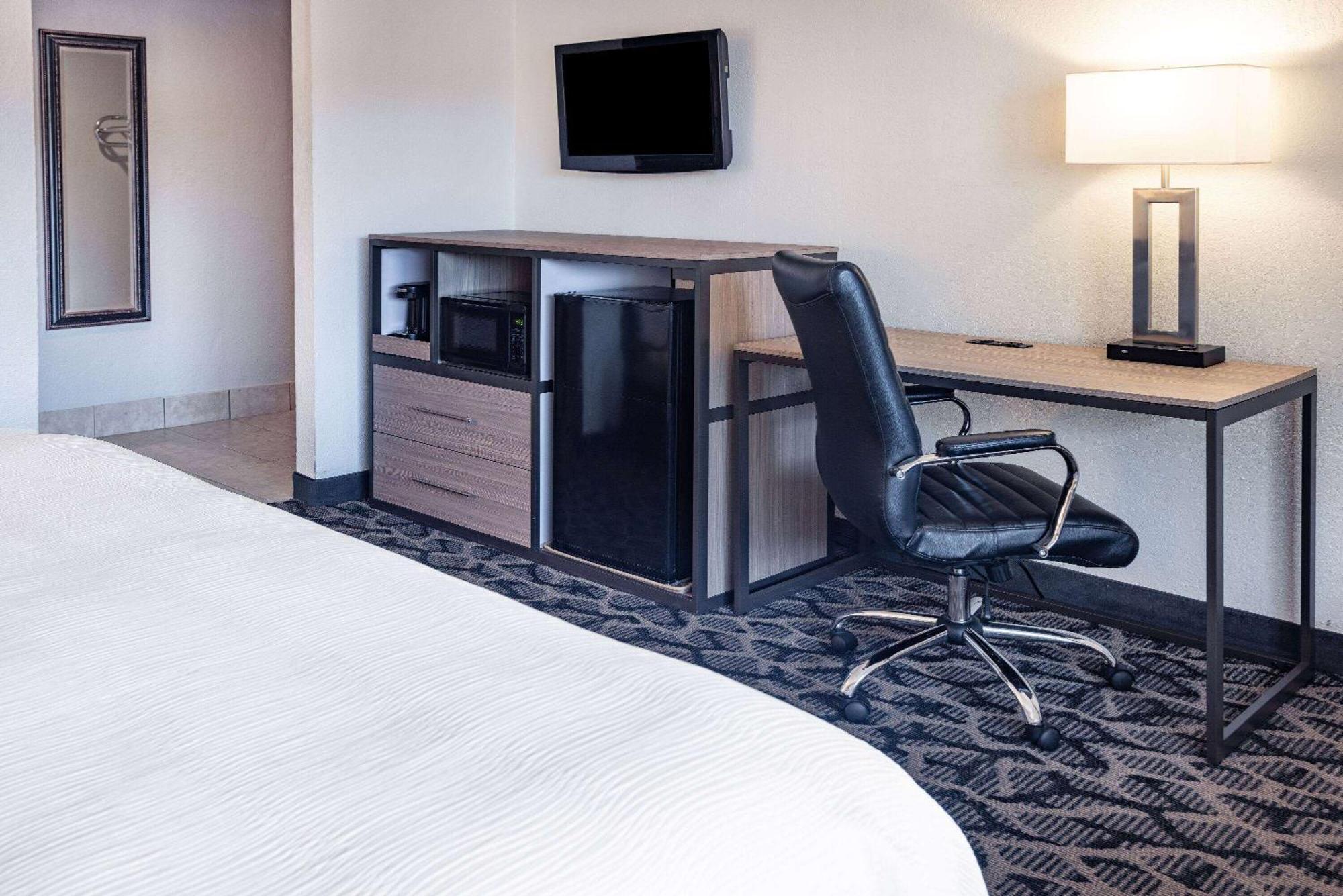 Ramada By Wyndham West Atlantic City Egg Harbor Township Εξωτερικό φωτογραφία