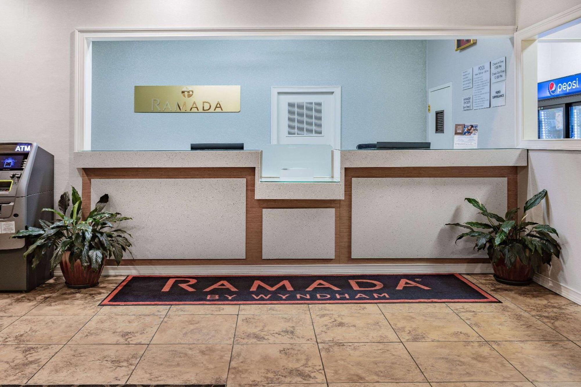 Ramada By Wyndham West Atlantic City Egg Harbor Township Εξωτερικό φωτογραφία