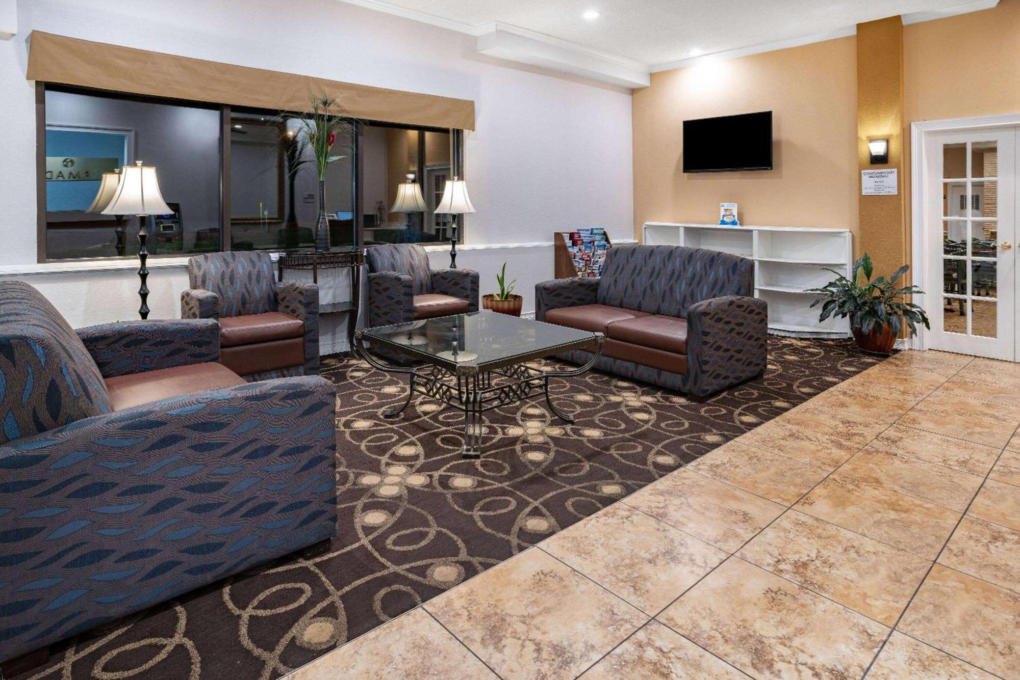 Ramada By Wyndham West Atlantic City Egg Harbor Township Εξωτερικό φωτογραφία